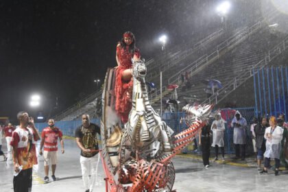 fotos:-ensaio-tecnico-da-unidos-de-bangu-no-sambodromo