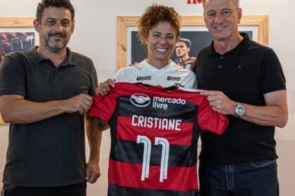 flamengo-anuncia-a-atacante-cristiane-para-o-futebol-feminino