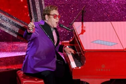 com-vitoria-no-emmy,-elton-john-atinge-oficialmente-o-status-de-egot