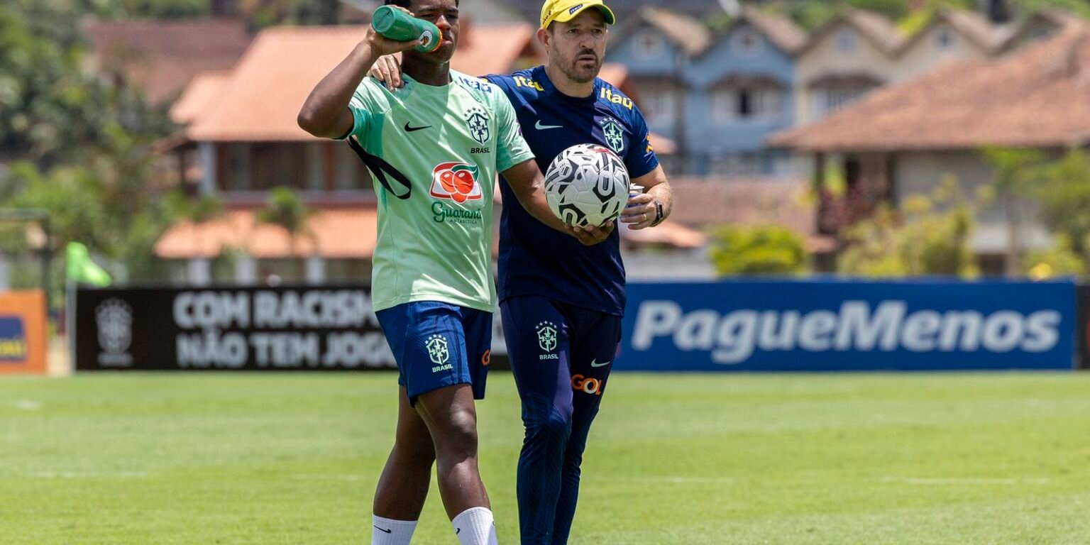 “selecao-mostrou-evolucao”,-elogia-ramon,-apos-2-a-0-sobre-colombia