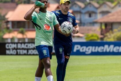 “selecao-mostrou-evolucao”,-elogia-ramon,-apos-2-a-0-sobre-colombia