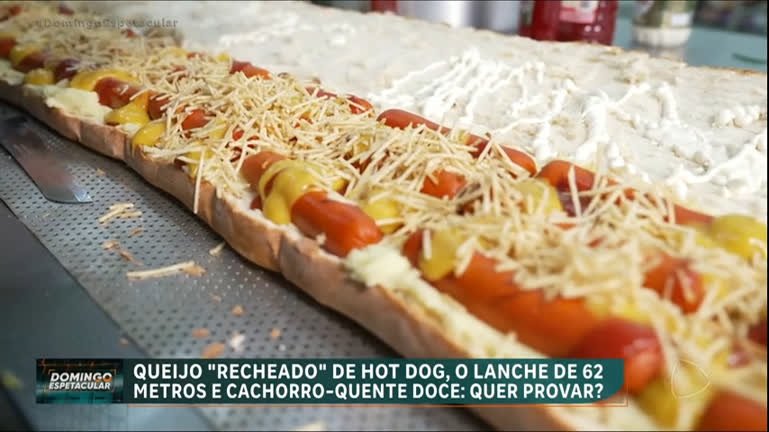 comendo-por-ai-:-hot-dog-de-62-metros-de-comprimento-leva-mais-de-8-mil-salsichas