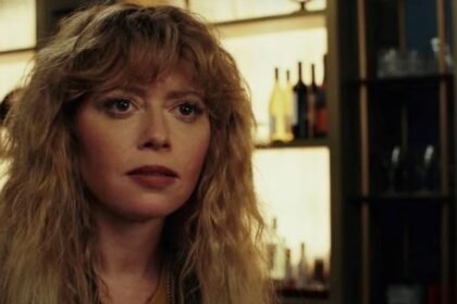 natasha-lyonne-diz-que-2a-temporada-de-‘poker-face’-sera-bem-“emocionante”