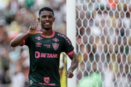 lele-marca-e-flu-derrota-madureira-para-voltar-a-liderar-o-carioca