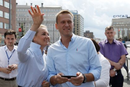 esposa-de-navalny-diz-que-putin-matou-seu-marido-porque-nao-poderia-para-lo-e-afirma-que-continuara-o-trabalho-dele-contra-o-governo-russo