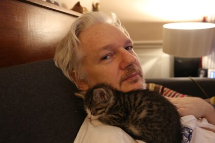 quem-e-julian-assange,-fundador-do-wikileaks-preso-ha-5-anos-e-que-enfrenta-julgamento-decisivo-no-reino-unido