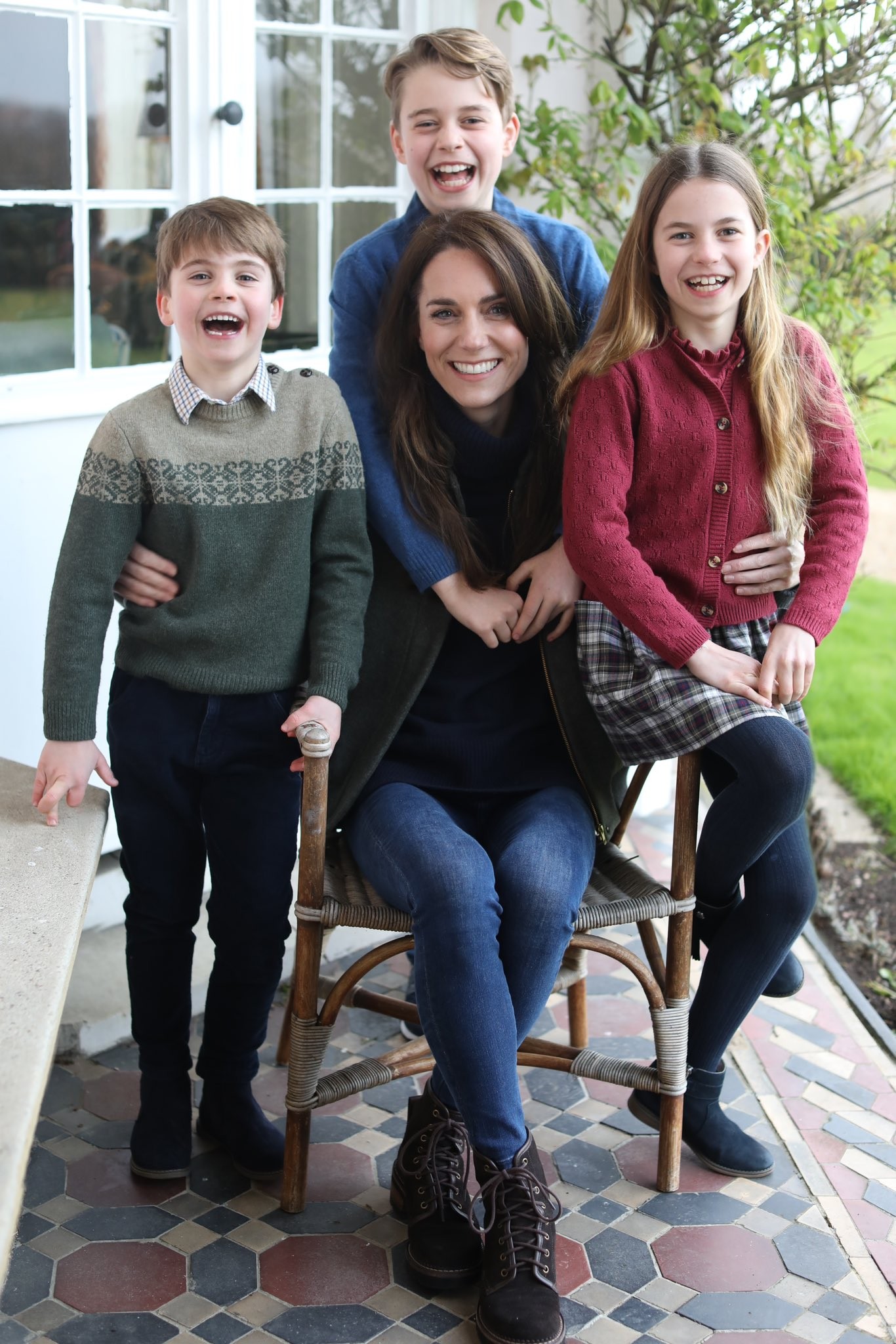 kate-middleton:-familia-real-pede-que-imprensa-nao-divulgue-fotos-e-videos-da-princesa-apos-anuncio-sobre-cancer