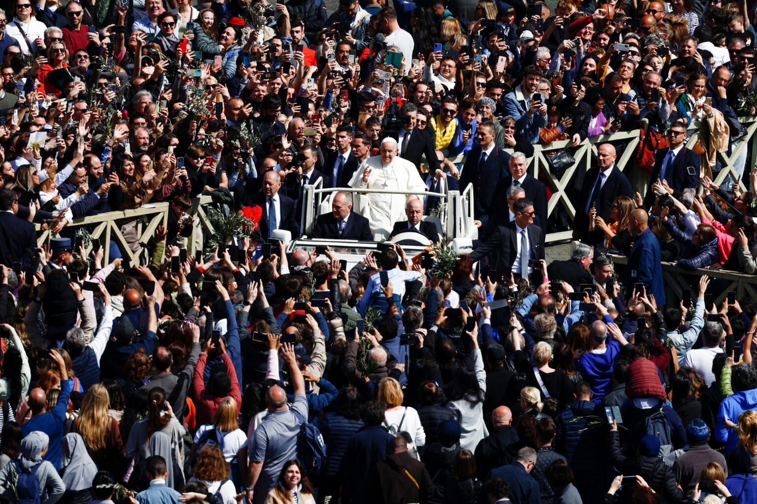 no-domingo-de-ramos,-papa-diz-que-atentado-em-moscou-‘ofende-a-deus’;-estado-islamico-chamou-ataque-de-‘guerra-pelo-isla’