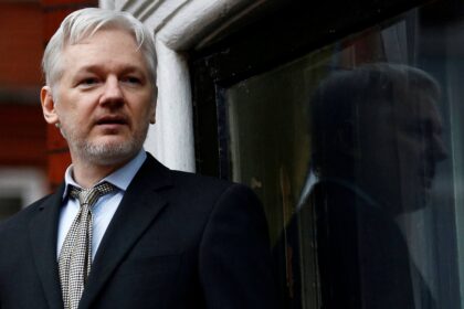 julian-assange-tem-recurso-parcialmente-aceito-em-tribunal-de-londres,-que-adia-decisao-sobre-extradicao-para-os-eua