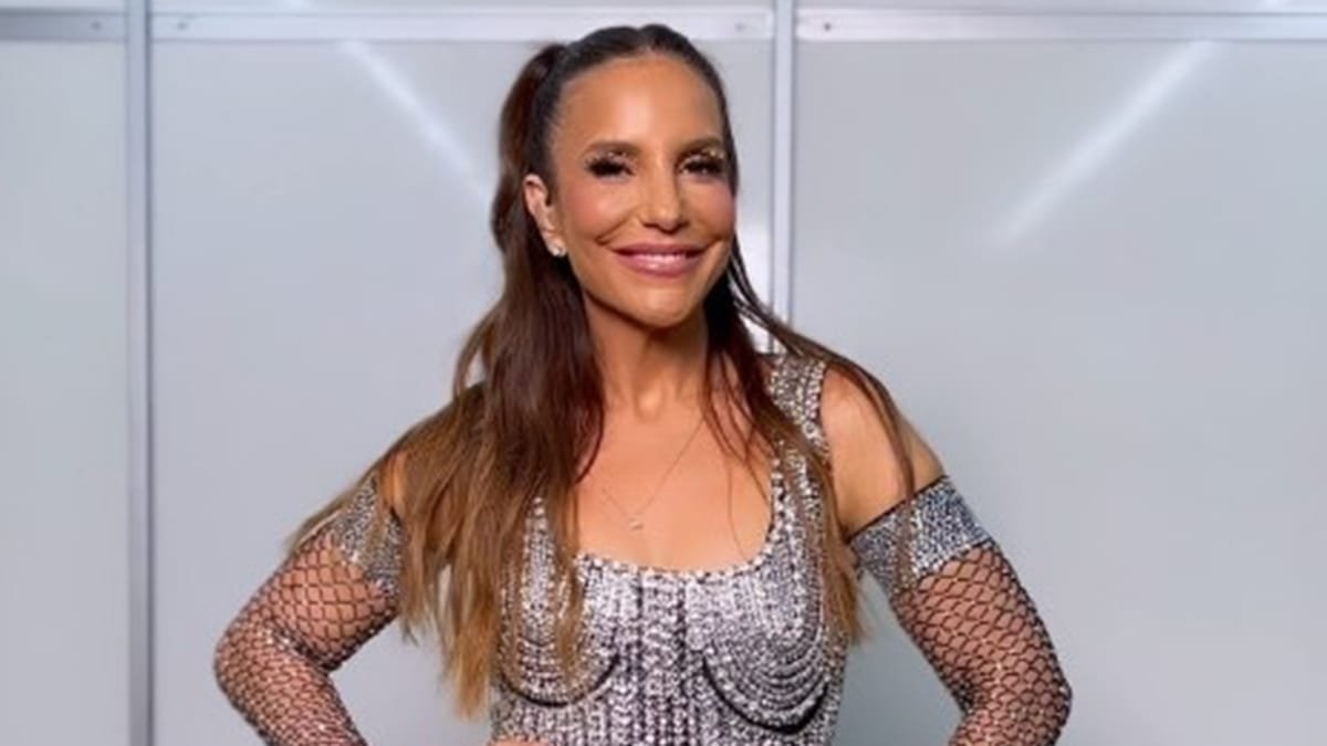 ivete-sangalo-relata-como-lidou-com-a-menopausa-e-relata-sintomas:-“e-preciso-viver-as-situacoes”