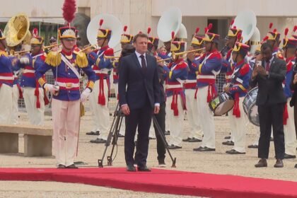 lula-recebe-presidente-frances,-emmanuel-macron,-em-cerimonia-no-palacio-do-planalto