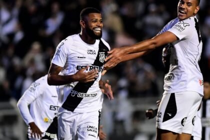 serie-b:-ponte-preta-supera-ceara-por-3-a-1-no-moises-lucarelli