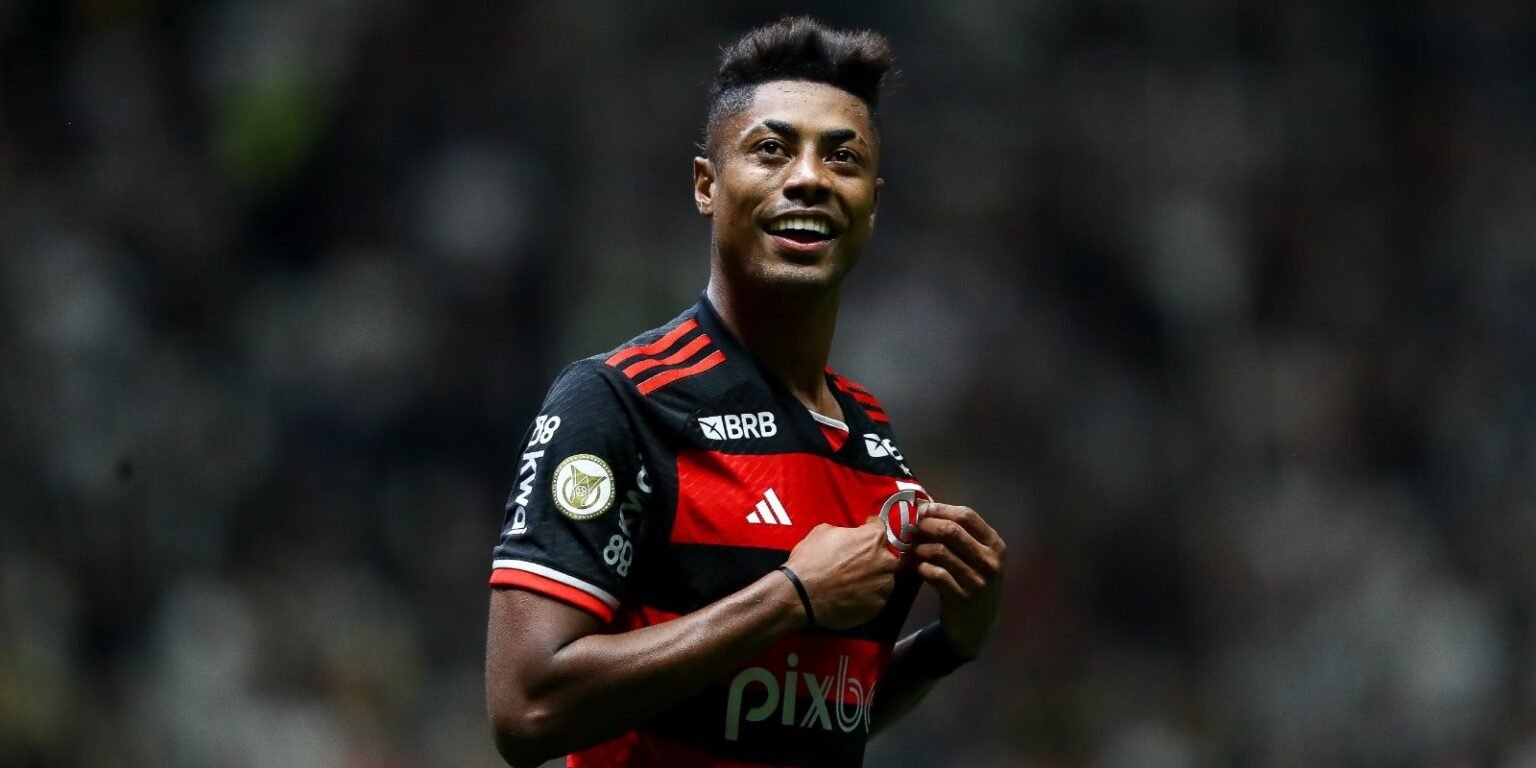 flamengo-goleia-atletico-mg-e-segue-na-lideranca-do-brasileiro