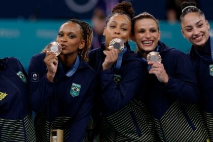 equipe-feminina-conquista-bronze-na-ginastica-artistica-em-paris