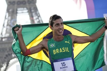 caio-bonfim-fatura-prata-inedita-para-o-brasil-na-marcha-atletica