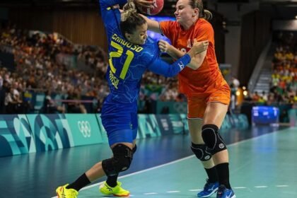 handebol-feminino:-brasil-perde-para-holanda-e-se-complica-em-paris