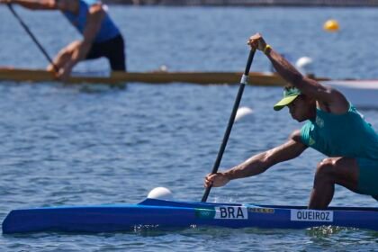 isaquias-queiroz-avanca-direto-a-semifinal-da-canoa-individual