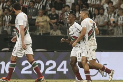 fluminense-bate-atletico-mg-no-mineirao-para-dormir-fora-do-z4