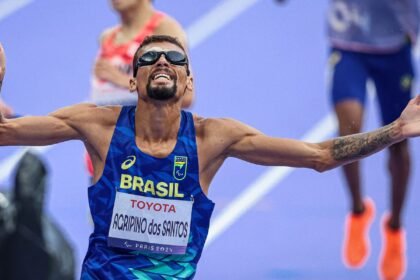 julio-cesar-agripino-e-ouro-e-bate-recorde-mundial-na-corrida-dos-5-km