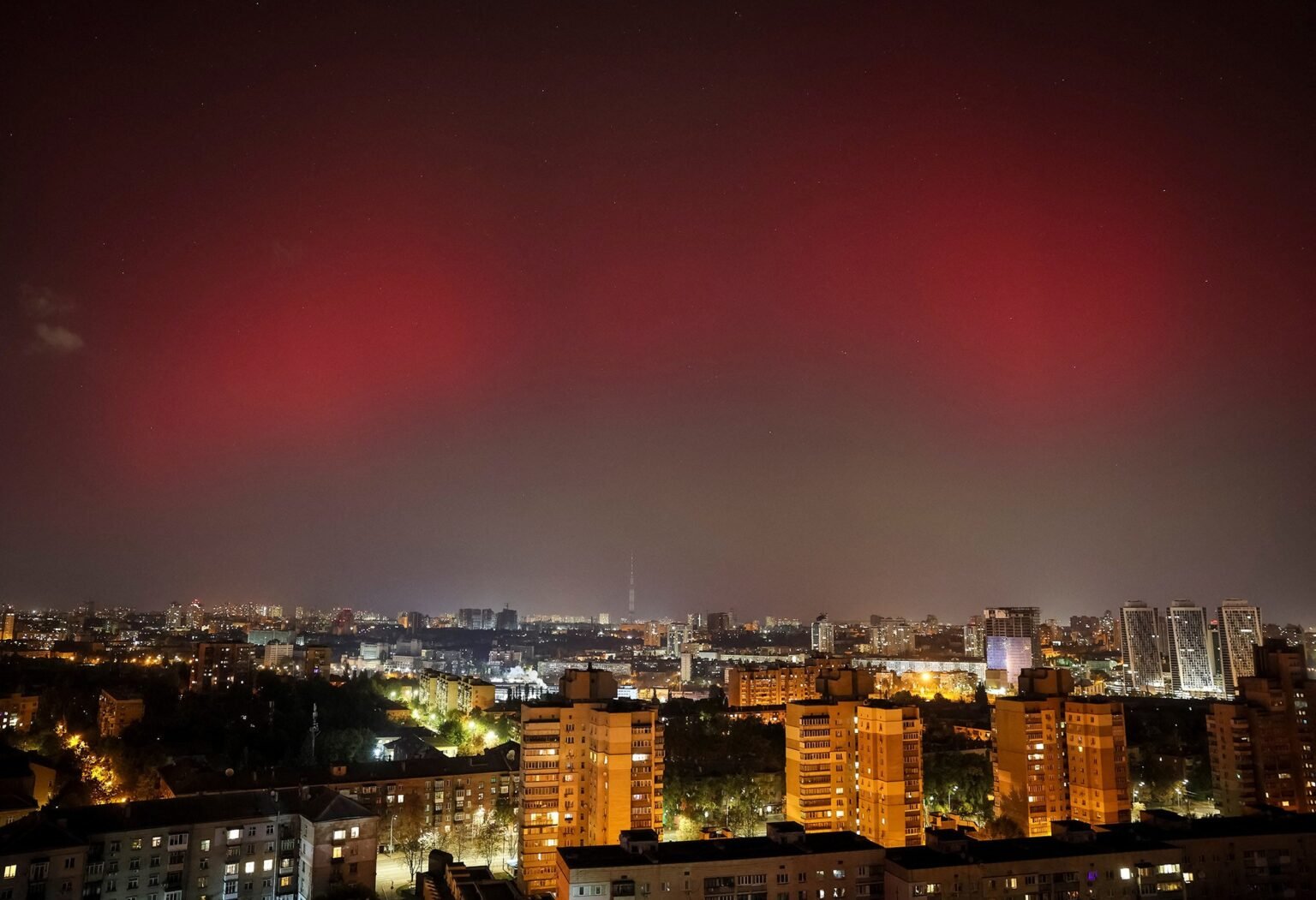 as-melhores-fotos-da-aurora-boreal-pelo-mundo,-apos-nova-tempestade-solar