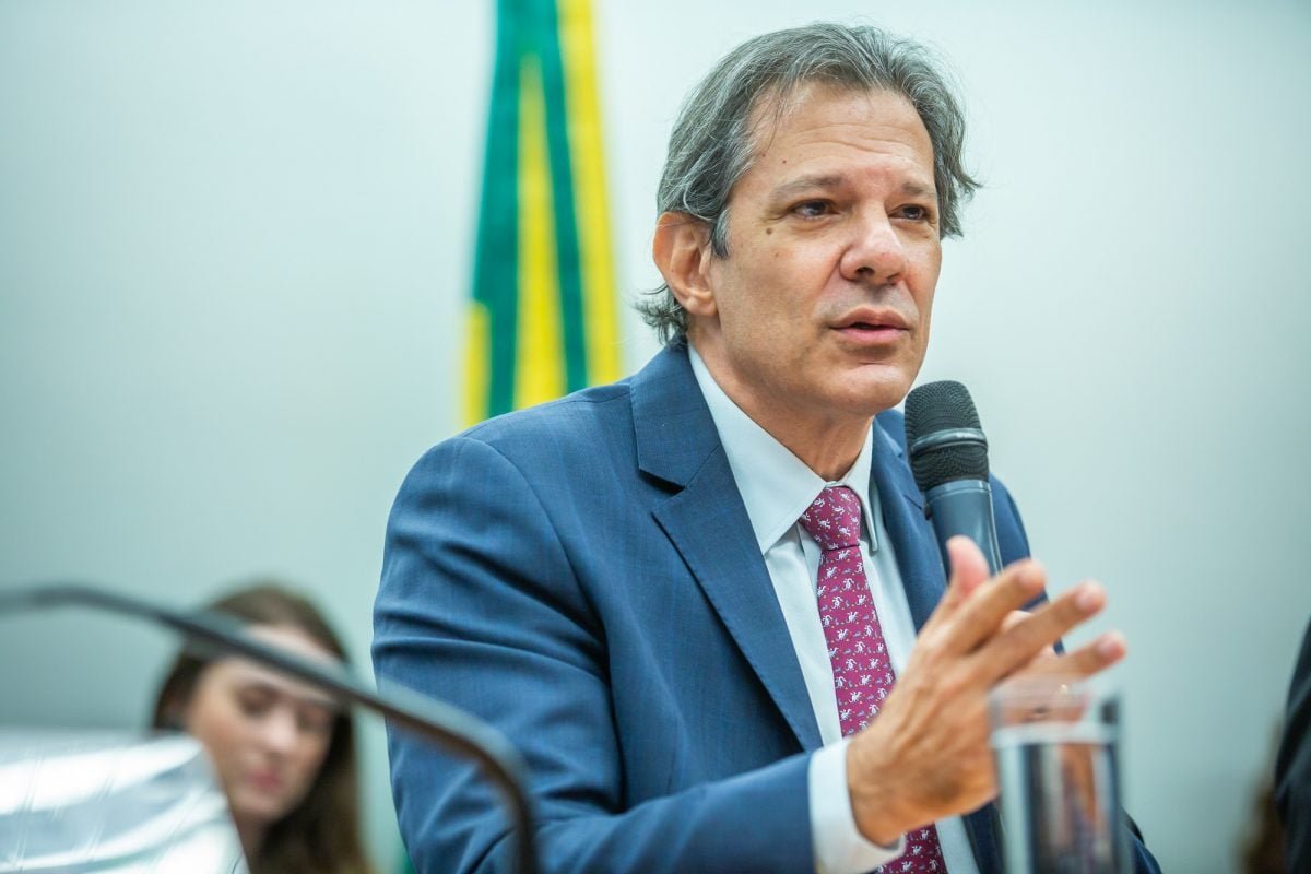 anuncio-do-corte-de-gastos-deve-acontecer-ate-terca-feira,-diz-haddad