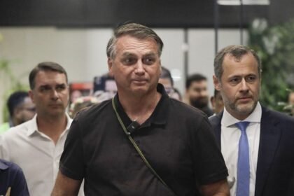 como-foi-a-reuniao-em-que-bolsonaro-apresentou-a-minuta-do-golpe-ao-comando-das-forcas armadas