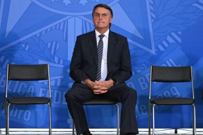 bolsonaro-viajou-aos-eua-para-evitar-prisao-e-esperar-desfecho-do-8-de-janeiro,-diz-pf