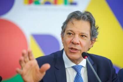 o-aceno-de-haddad-a-militares-durante-o-anuncio-do ajuste fiscal