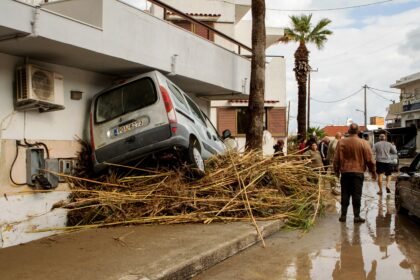 tempestade-causa-estragos-em-ilhas-turisticas-na-grecia;-duas-pessoas-morreram