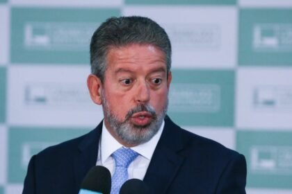 lira-alega-que-governo-nao-tem-votos-para-o-corte-de-gastos-e-volta-a-fustigar-o-stf