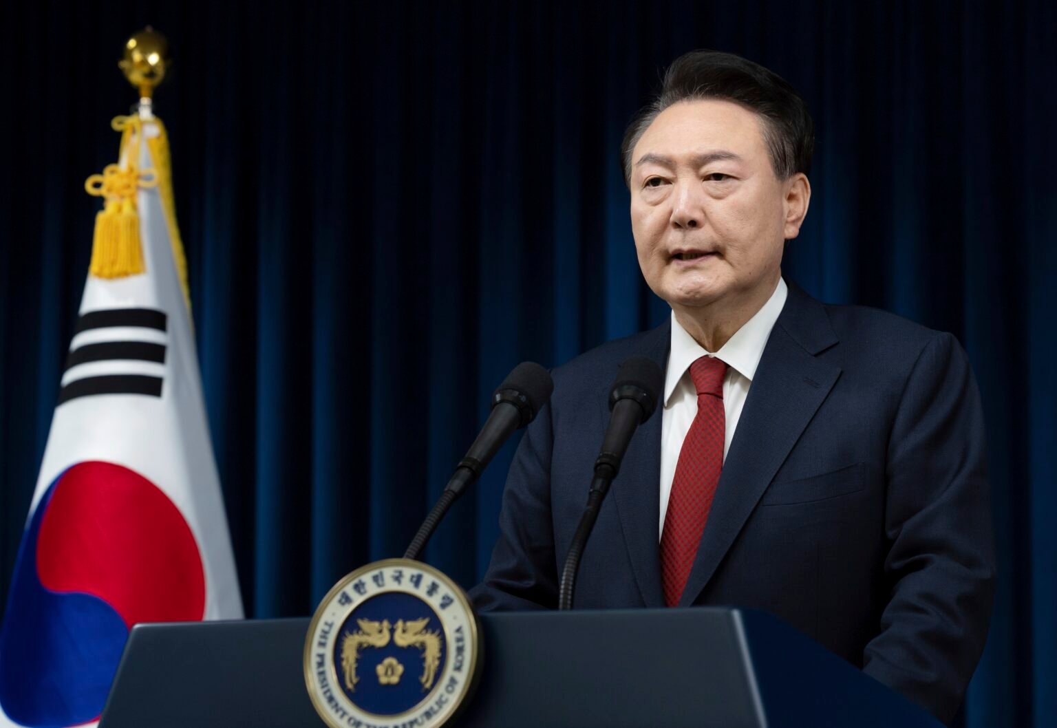 presidente-da-coreia-do-sul-sobe-o-tom,-questiona-sistema-eleitoral-e-descarta-renuncia