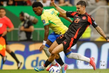 vini-jr-marca-golaco-no-fim-e-brasil-vence-a-colombia-em-casa