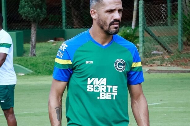goias-podera-repetir-escalacao-diante-do-avai-na-serrinha